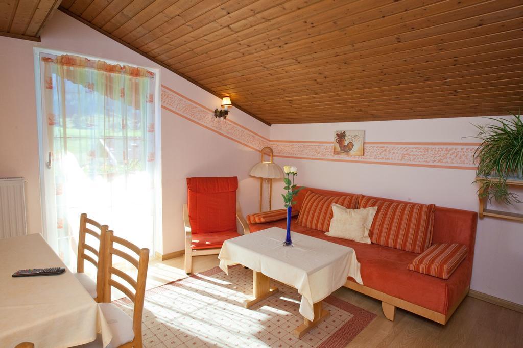 Familiengaestehaus Ingrid Sankt Martin am Tennengebirge Room photo